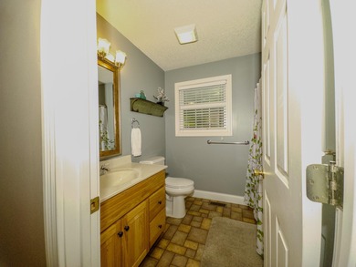 Charming 3-Bed, 3-Bath Cabin in Lake Cumberland Resort! A MUST - photo 20