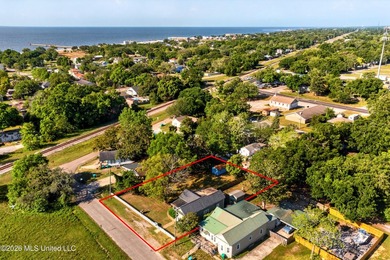 Charming 3 bedroom, 2 bath home. This property features original - photo 23