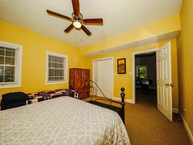 Charming 3-Bed, 3-Bath Cabin in Lake Cumberland Resort! A MUST - photo 25