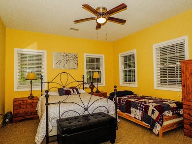 Charming 3-Bed, 3-Bath Cabin in Lake Cumberland Resort! A MUST - photo 26