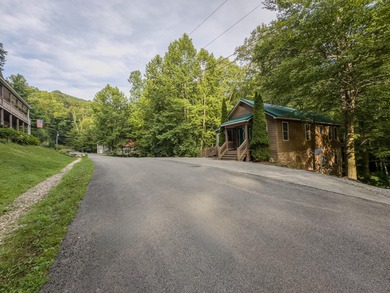 Charming 3-Bed, 3-Bath Cabin in Lake Cumberland Resort! A MUST - photo 43