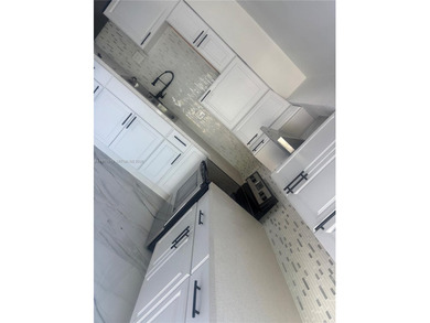 (private lake, pond, coastal) Home For Sale in Miami Gardens Florida