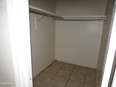 3 bedroom 2 bath fixer upper in a nice neighborhood with a - photo 18