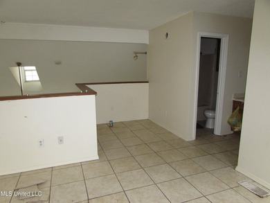 3 bedroom 2 bath fixer upper in a nice neighborhood with a - photo 21