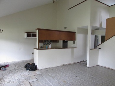 3 bedroom 2 bath fixer upper in a nice neighborhood with a - photo 22