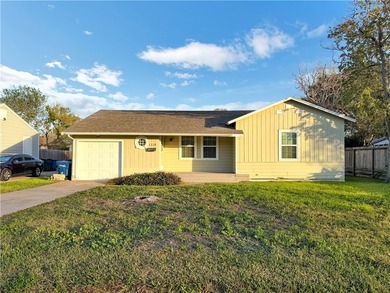 Charming, beautifully remodeled 2-bedroom, 1-bath, 1 car garage - photo 1
