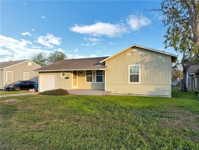 Charming, beautifully remodeled 2-bedroom, 1-bath, 1 car garage - photo 3