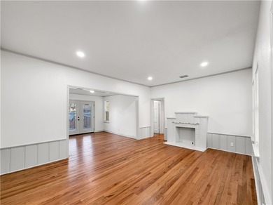 Charming, beautifully remodeled 2-bedroom, 1-bath, 1 car garage - photo 4