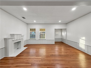 Charming, beautifully remodeled 2-bedroom, 1-bath, 1 car garage - photo 6