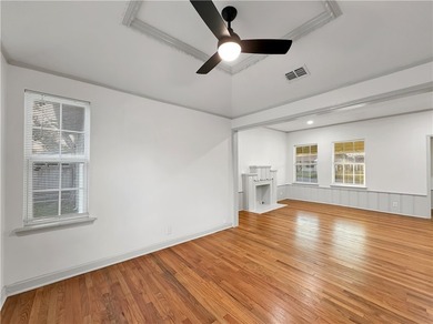 Charming, beautifully remodeled 2-bedroom, 1-bath, 1 car garage - photo 7