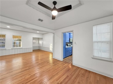 Charming, beautifully remodeled 2-bedroom, 1-bath, 1 car garage - photo 8