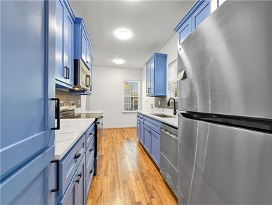 Charming, beautifully remodeled 2-bedroom, 1-bath, 1 car garage - photo 9
