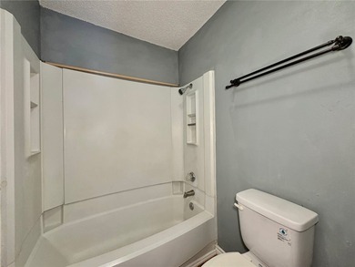 Welcome to this beautifully maintained 2-bedroom, 1.5-bath condo - photo 14