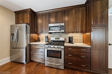 Welcome to 25021 Lakeview Drive, where the address truly speaks - photo 17