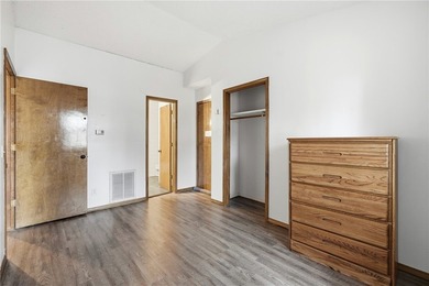 Updated golf-course duplex with strong income potential and - photo 23
