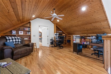 Comfort, privacy and views - Interior Lake Living at Lake Keowee - photo 23