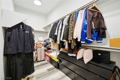 Luxury living at its finest! This beautifully upgraded home - photo 26