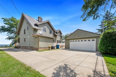 Welcome to 25021 Lakeview Drive, where the address truly speaks - photo 45