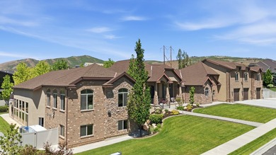 Experience resort-style living in this extraordinary Highland - photo 5