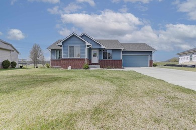 Golf course views, space to grow, and move-in ready comfort-this - photo 1