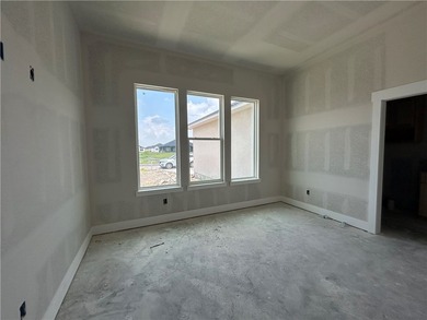 Another beautiful construction by Steve's Homes. In this well - photo 9