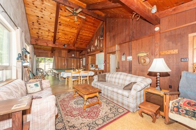 Step back in time with this classic 1940s vintage cabin - photo 4