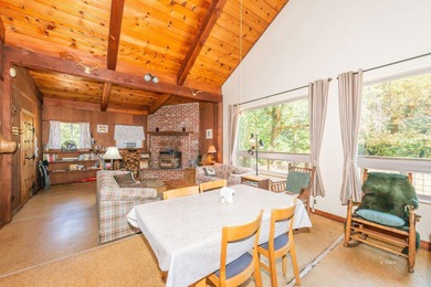 Step back in time with this classic 1940s vintage cabin - photo 7