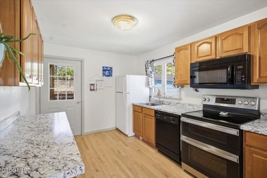 Come see this super cute home just around the corner from the - photo 14