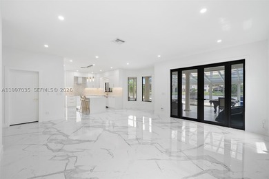 A statement in modern architecture, this stunning Miramar Estate - photo 17