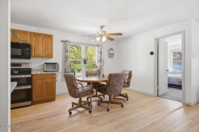 Come see this super cute home just around the corner from the - photo 20