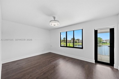 A statement in modern architecture, this stunning Miramar Estate - photo 33