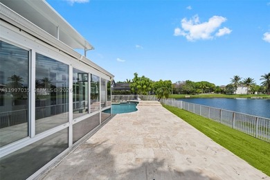 A statement in modern architecture, this stunning Miramar Estate - photo 47