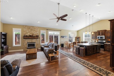 Gorgeous four-bedroom, two-bath home filled with natural light - photo 4