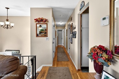 Set on a quiet, privacy-filled cul-de-sac, this beautifully - photo 11
