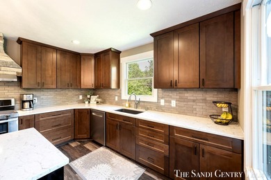 Escape to your own private retreat with this exceptional - photo 12