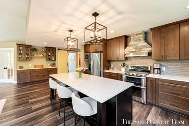 Escape to your own private retreat with this exceptional - photo 13