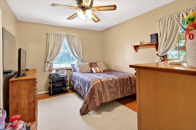 Set on a quiet, privacy-filled cul-de-sac, this beautifully - photo 13