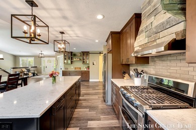 Escape to your own private retreat with this exceptional - photo 15