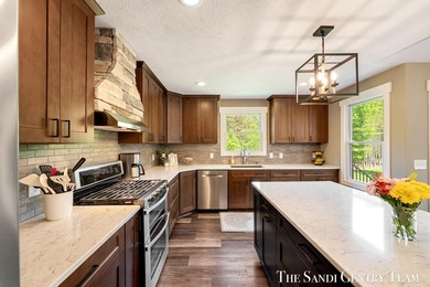 Escape to your own private retreat with this exceptional - photo 17