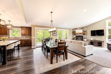 Escape to your own private retreat with this exceptional - photo 20
