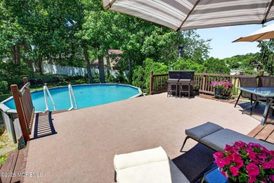 Set on a quiet, privacy-filled cul-de-sac, this beautifully - photo 22