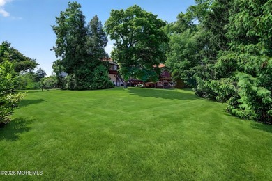 Set on a quiet, privacy-filled cul-de-sac, this beautifully - photo 26