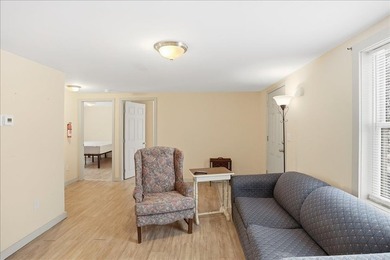 Investors and savvy buyers take notice! This clean, efficient - photo 6