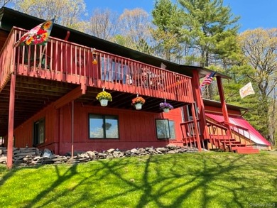 This well-maintained 3-bedroom, 1.5-bath split-level home offers - photo 1
