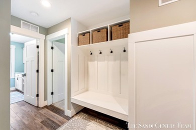 Escape to your own private retreat with this exceptional - photo 33
