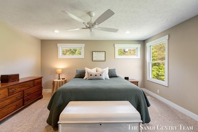 Escape to your own private retreat with this exceptional - photo 37