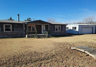 Lake Ellsworth Home For Sale in Apache Oklahoma