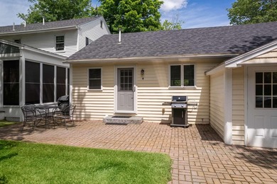 Enjoy effortless living in this beautifully appointed - photo 3