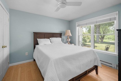 Enjoy effortless living in this beautifully appointed - photo 10