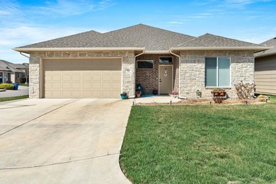 There are NO SPECIALS on this gorgeous 2-bedroom, 2-bathroom - photo 2